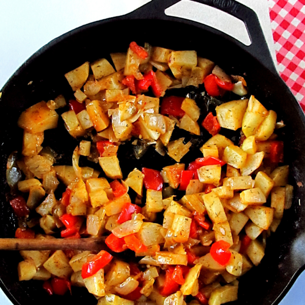 Easy Skillet Potatoes with Smoked Paprika and Dill